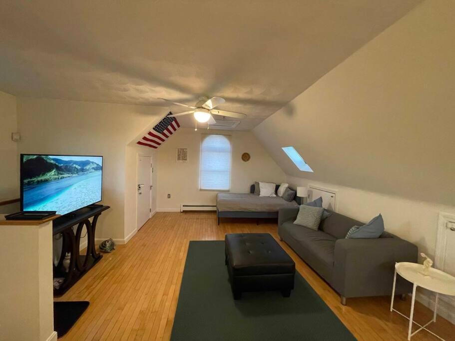 Cozy Condo With All Perks & Parking Close To Encore Casino Everett Exterior foto