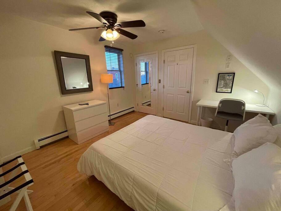Cozy Condo With All Perks & Parking Close To Encore Casino Everett Exterior foto