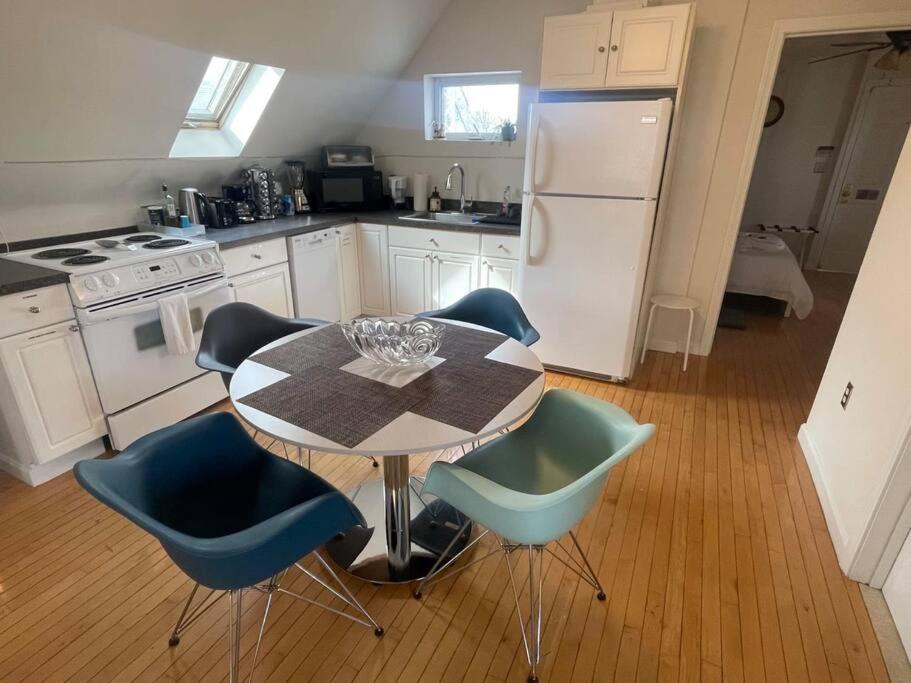 Cozy Condo With All Perks & Parking Close To Encore Casino Everett Exterior foto