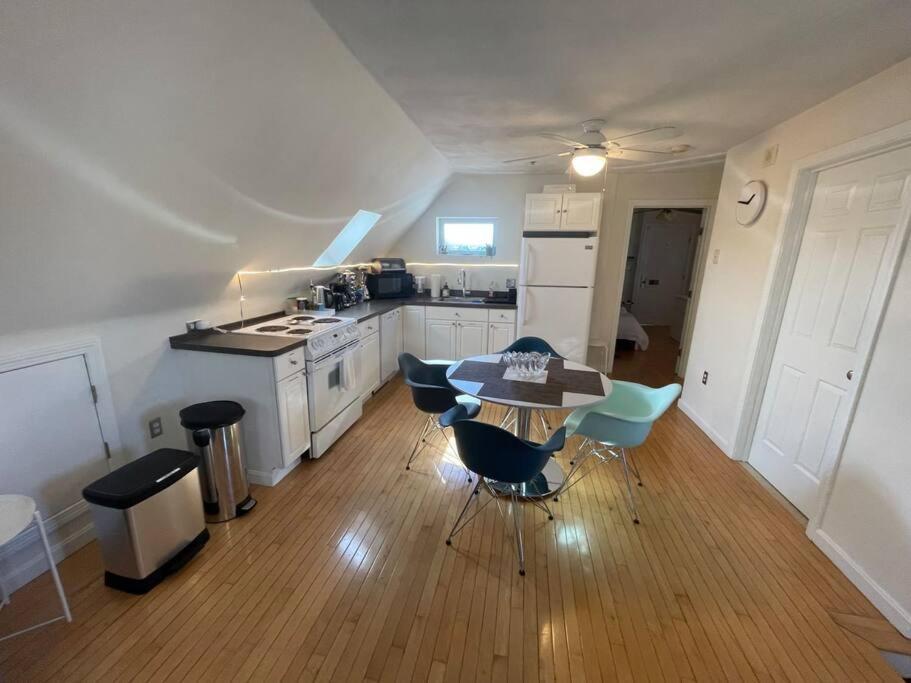 Cozy Condo With All Perks & Parking Close To Encore Casino Everett Exterior foto